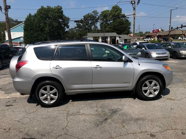 Toyota RAV4 Vehicle Full-screen Gallery Image 4