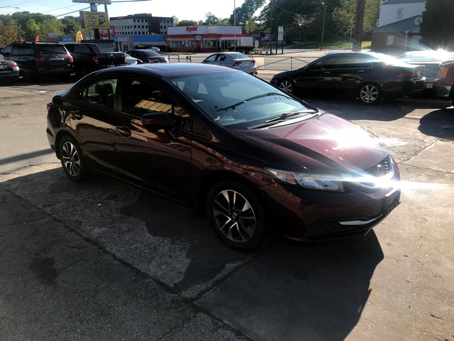 Honda Civic Sedan Vehicle Full-screen Gallery Image 3