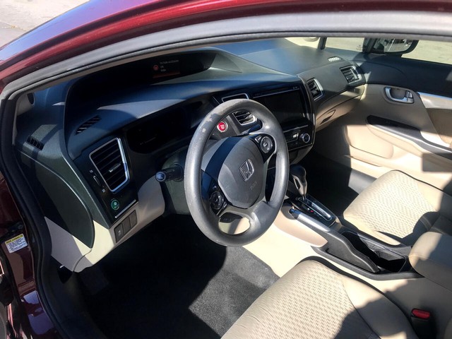 Honda Civic Sedan Vehicle Full-screen Gallery Image 9