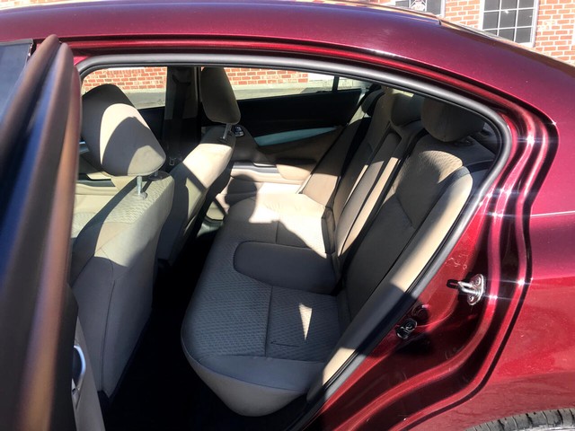 Honda Civic Sedan Vehicle Full-screen Gallery Image 10