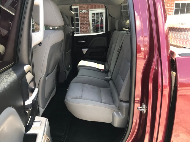 Chevrolet Silverado 1500 Vehicle Full-screen Gallery Image 12