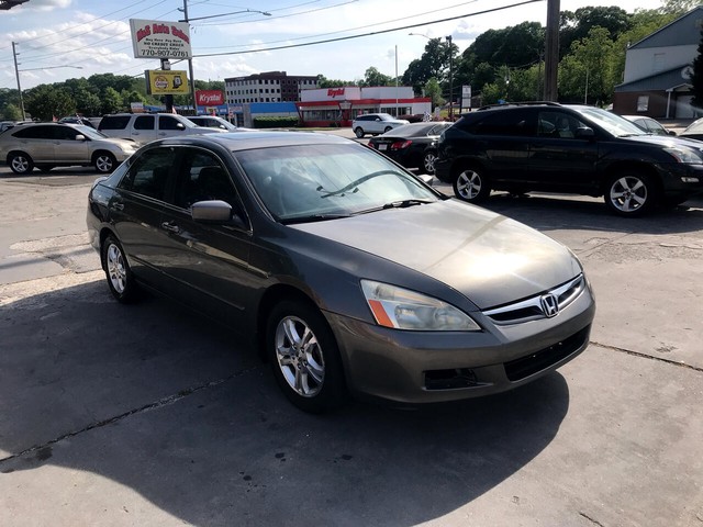 Honda Accord Sedan Vehicle Full-screen Gallery Image 3