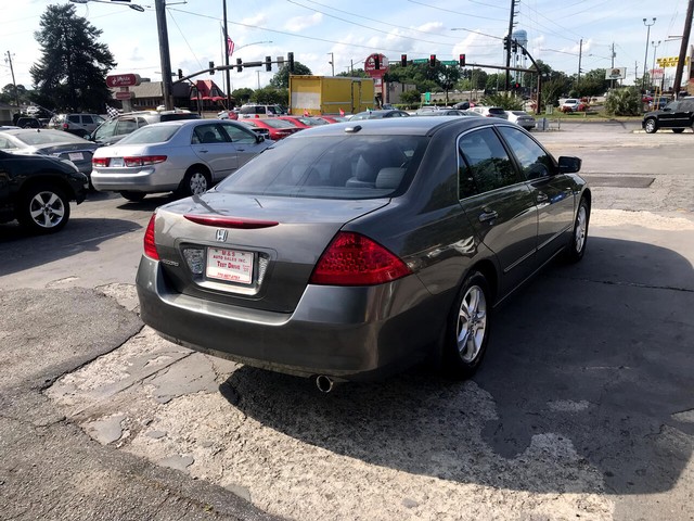 Honda Accord Sedan Vehicle Full-screen Gallery Image 5