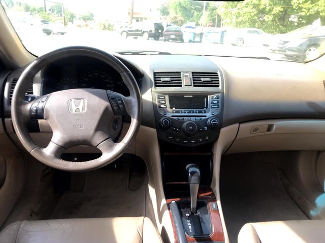 Honda Accord Sedan Vehicle Full-screen Gallery Image 12