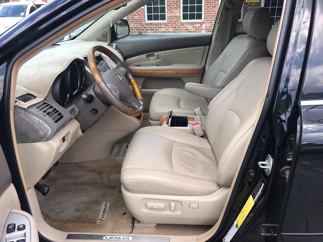 Lexus RX 330 Vehicle Full-screen Gallery Image 8