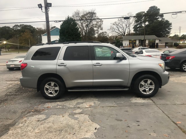 2008 Toyota Sequoia SR5 photo 4