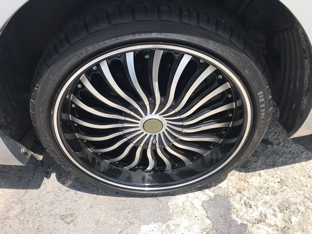 2011 Toyota Sienna XLE photo 11