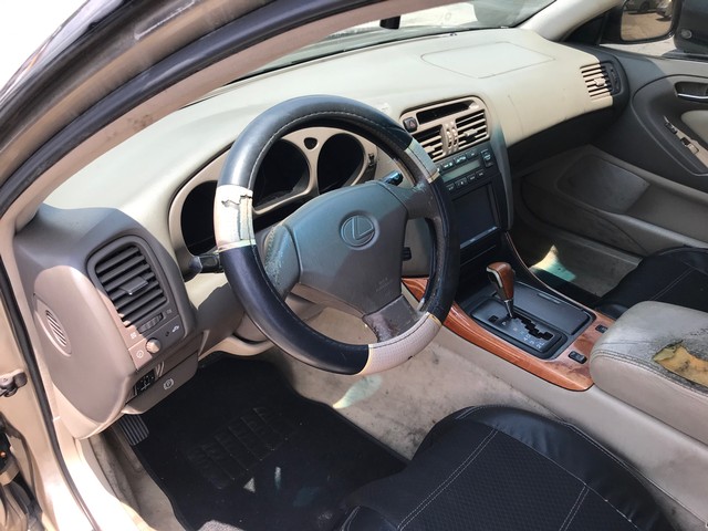 Lexus GS 300 Vehicle Full-screen Gallery Image 7