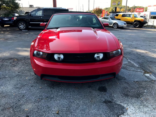 Ford Mustang Vehicle Full-screen Gallery Image 2