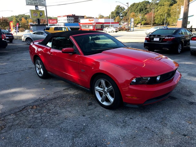 Ford Mustang Vehicle Full-screen Gallery Image 3