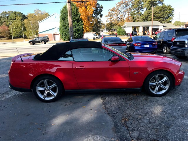 Ford Mustang Vehicle Full-screen Gallery Image 4