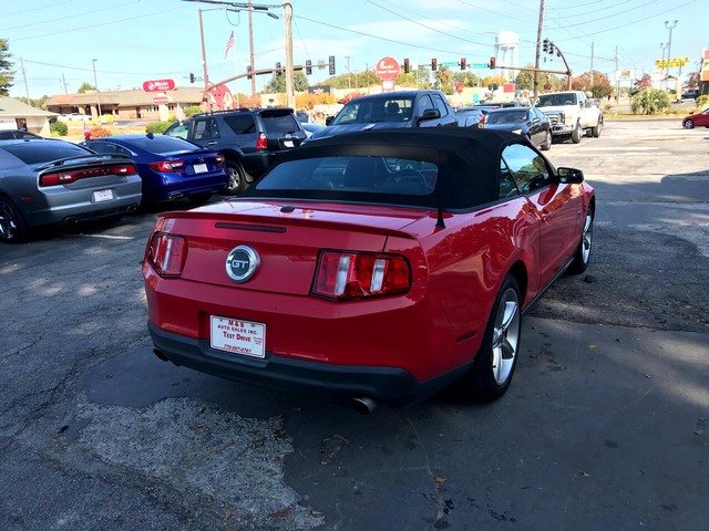 Ford Mustang Vehicle Full-screen Gallery Image 6