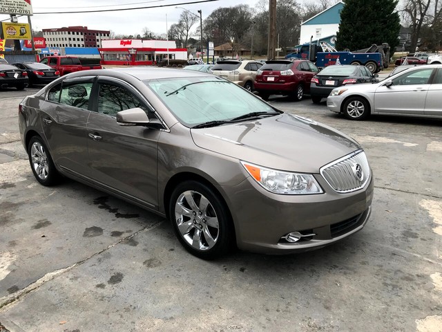 Buick LaCrosse Vehicle Full-screen Gallery Image 3