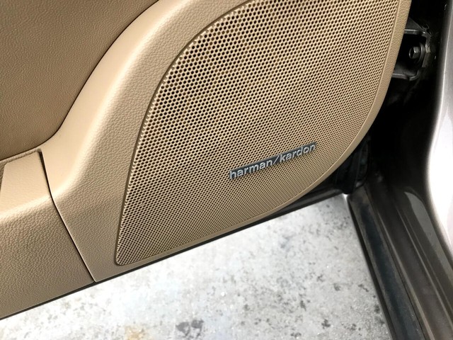 Buick LaCrosse Vehicle Full-screen Gallery Image 15