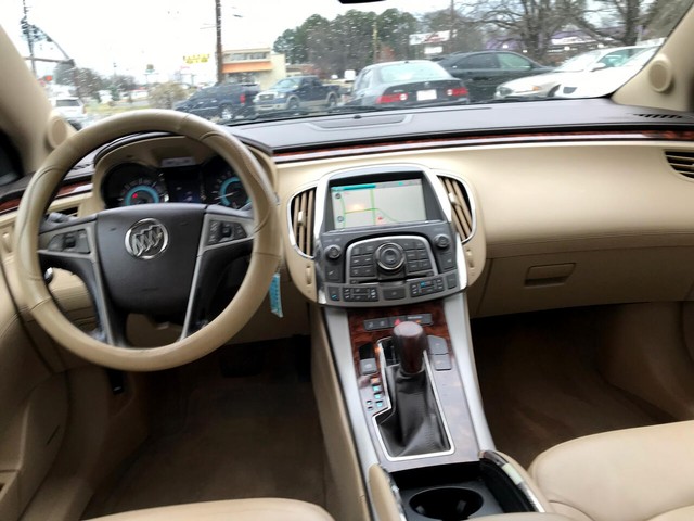 Buick LaCrosse Vehicle Full-screen Gallery Image 19
