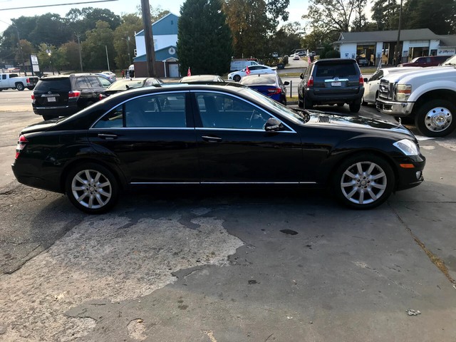 Mercedes-Benz S-Class Vehicle Full-screen Gallery Image 5