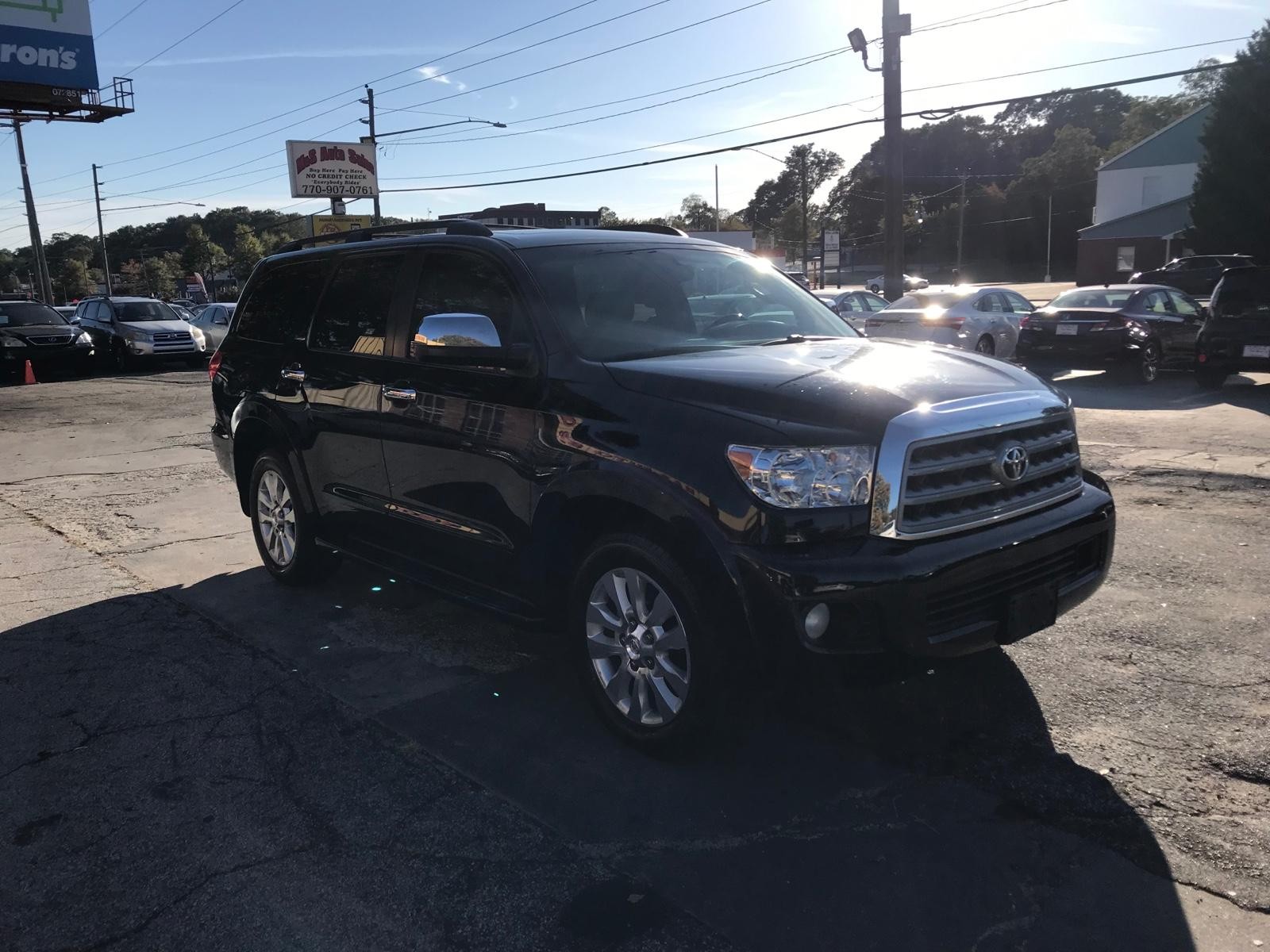 Toyota Sequoia Vehicle Full-screen Gallery Image 3