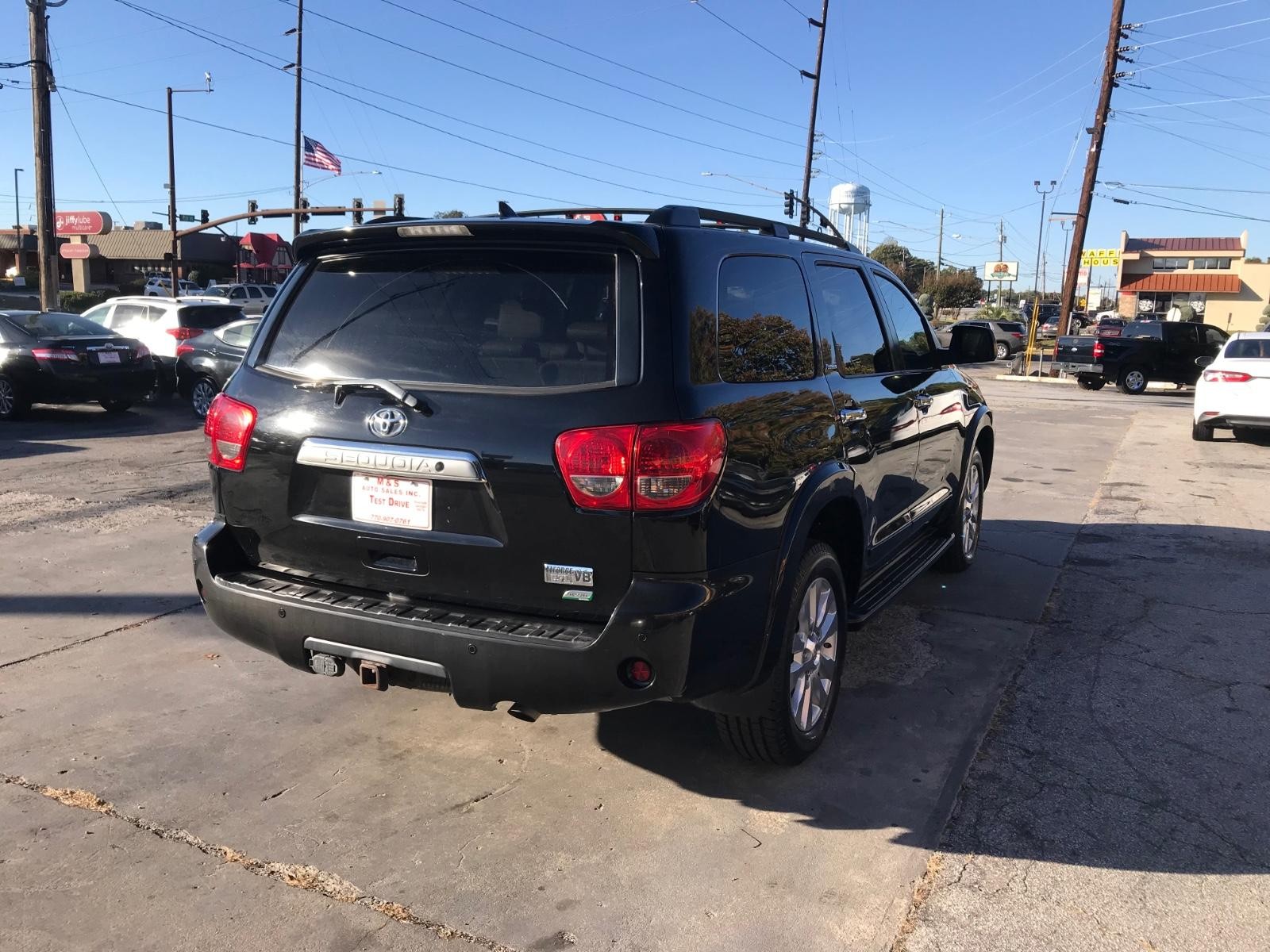 Toyota Sequoia Vehicle Full-screen Gallery Image 4