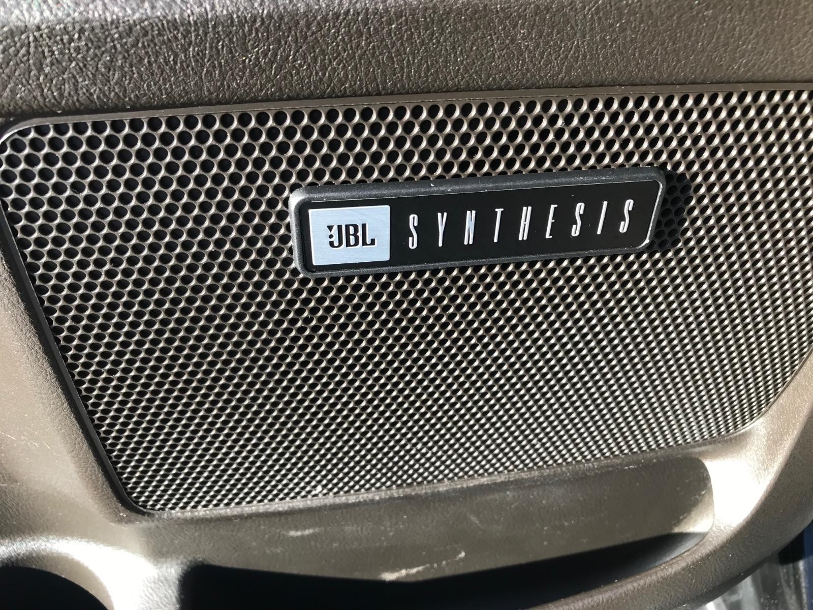 Toyota Sequoia Vehicle Full-screen Gallery Image 20