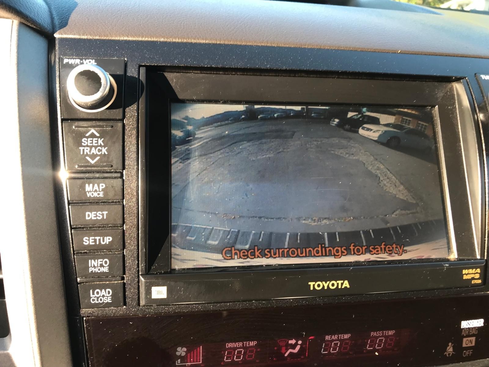 Toyota Sequoia Vehicle Full-screen Gallery Image 22