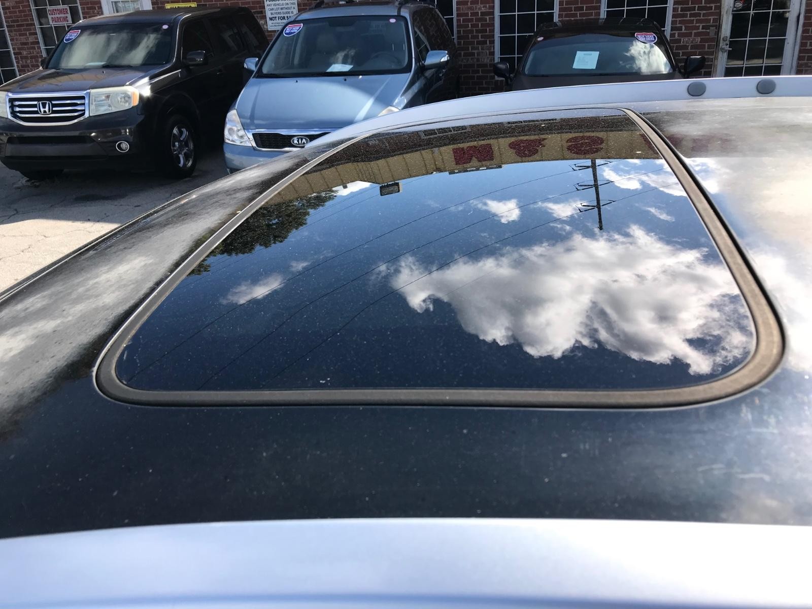 Honda CR-V Vehicle Full-screen Gallery Image 7