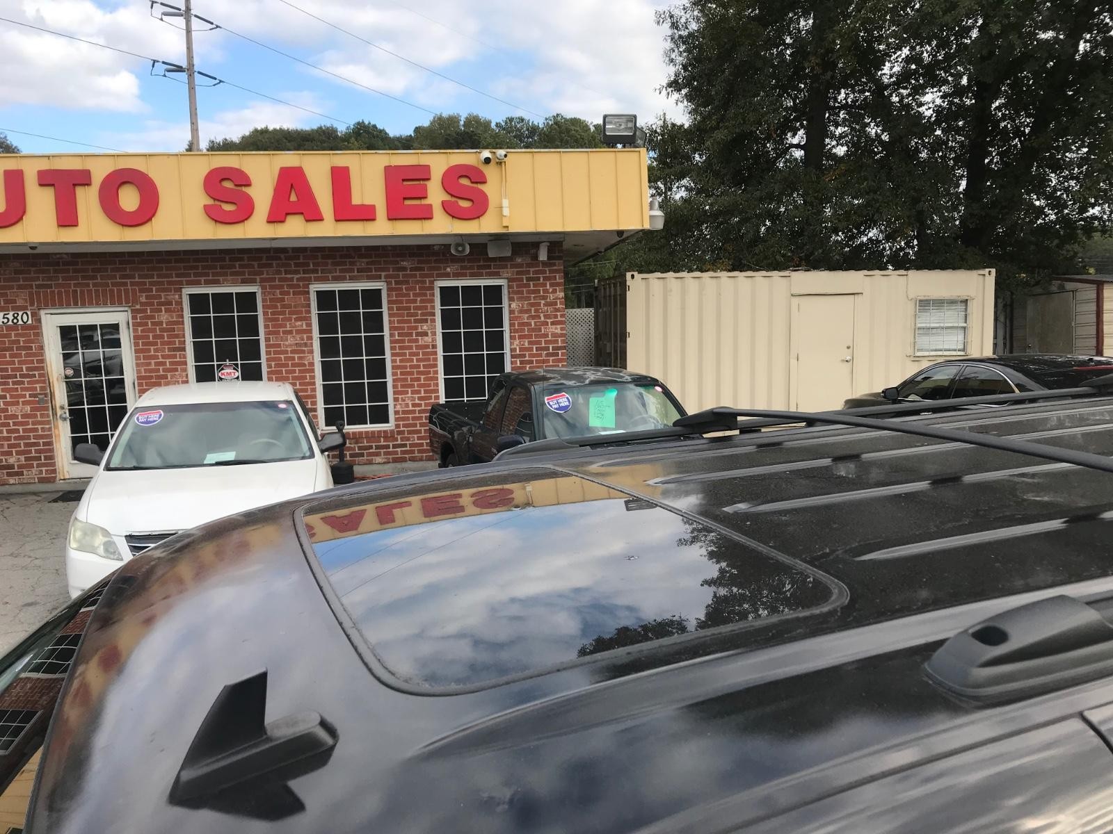 Chevrolet Suburban Vehicle Full-screen Gallery Image 8