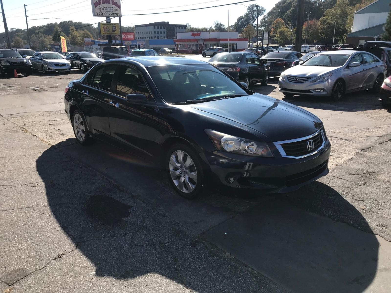 Honda Accord Sedan Vehicle Full-screen Gallery Image 3