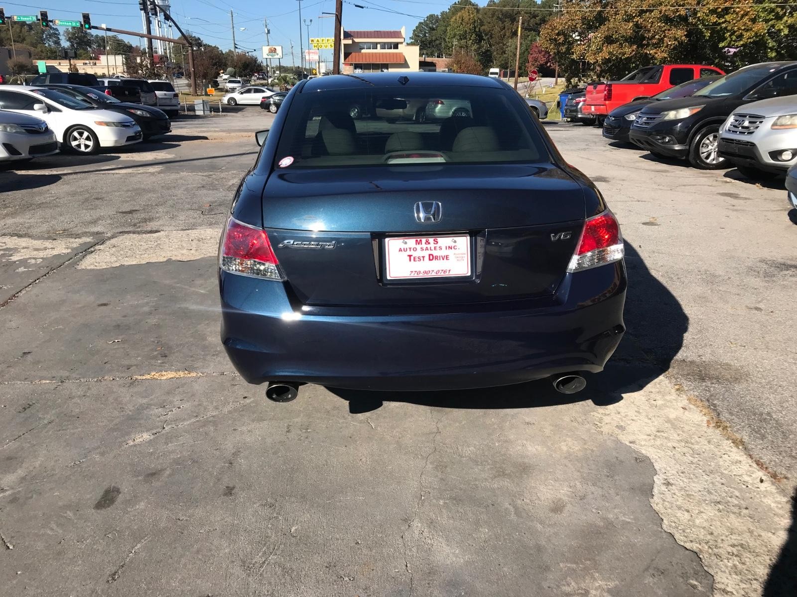 Honda Accord Sedan Vehicle Full-screen Gallery Image 5