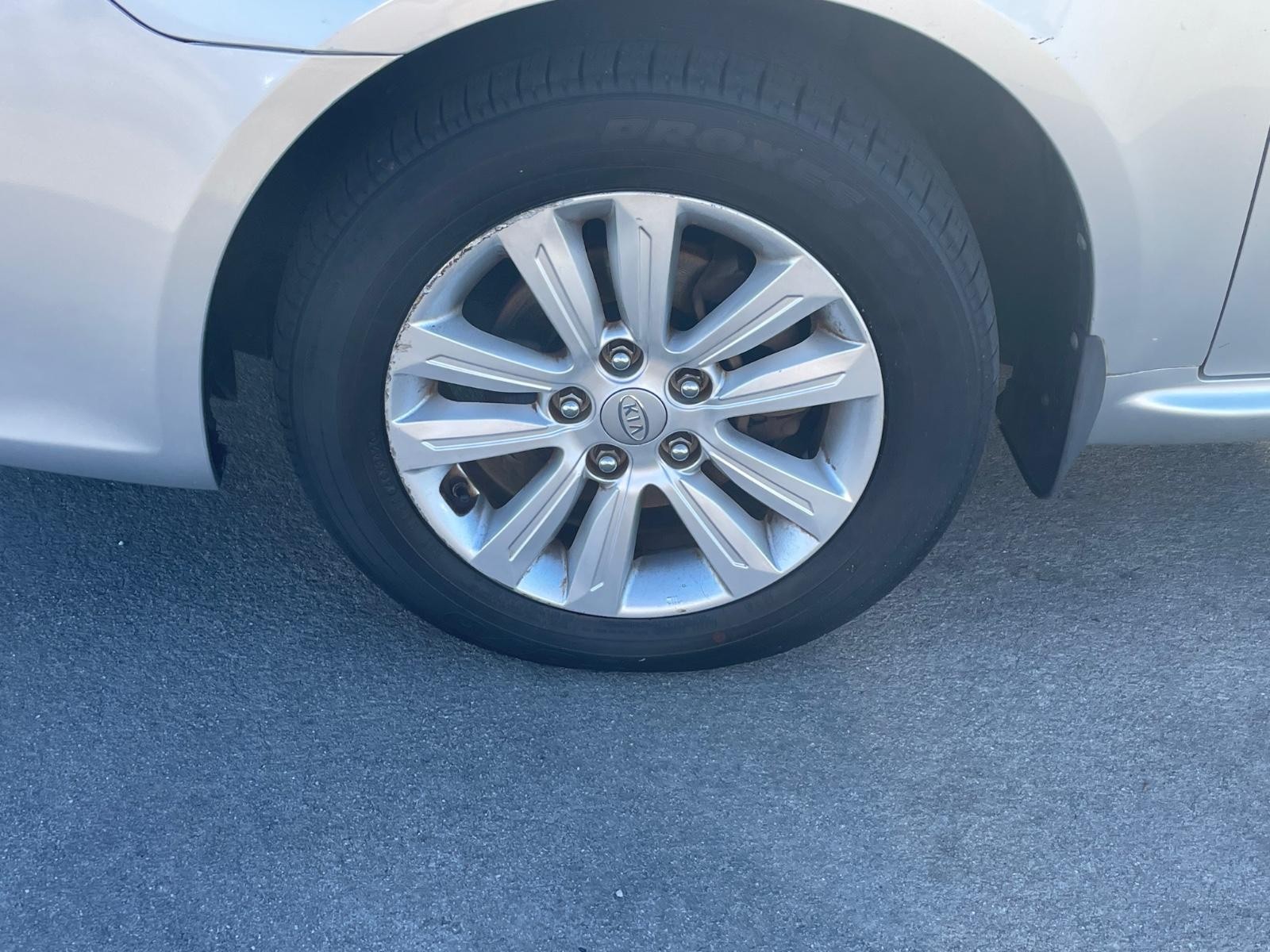 Kia Optima Vehicle Full-screen Gallery Image 7