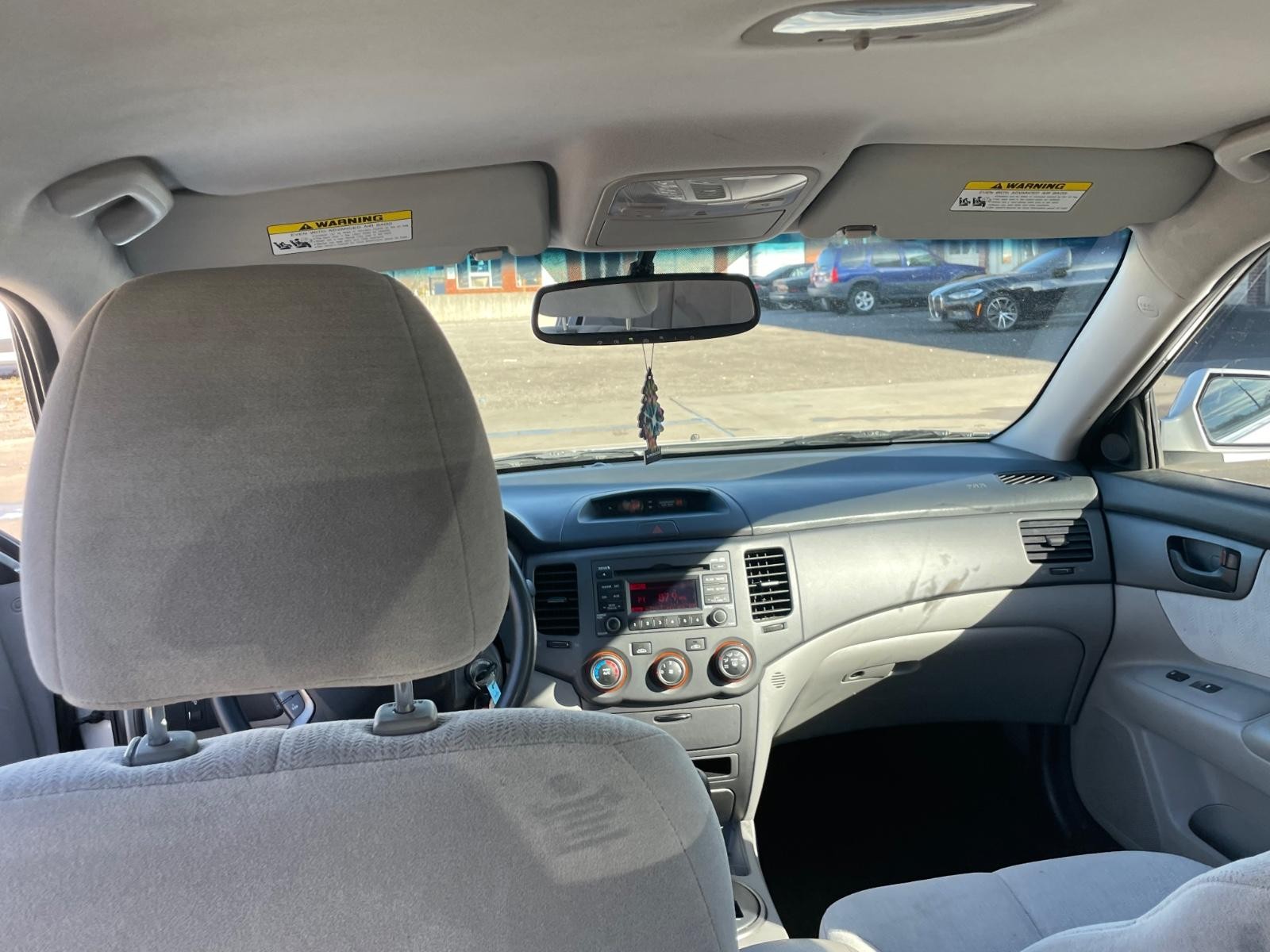 Kia Optima Vehicle Full-screen Gallery Image 13