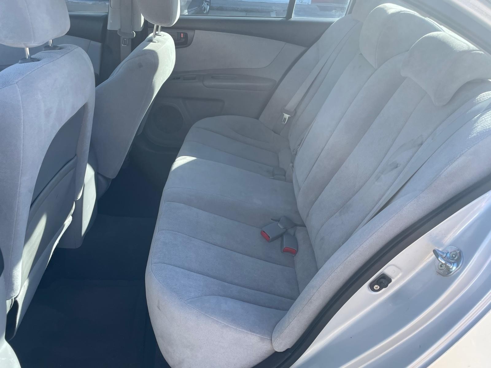 Kia Optima Vehicle Full-screen Gallery Image 14