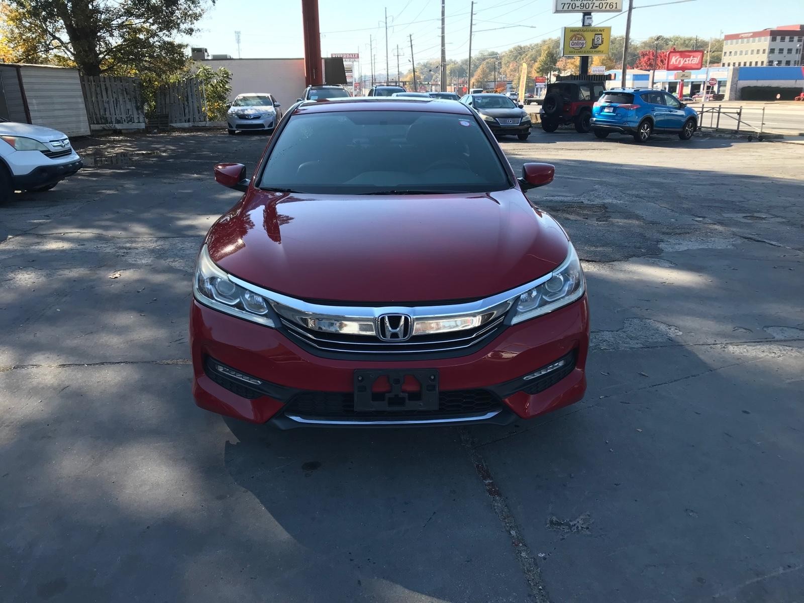 Honda Accord Sedan Vehicle Full-screen Gallery Image 2