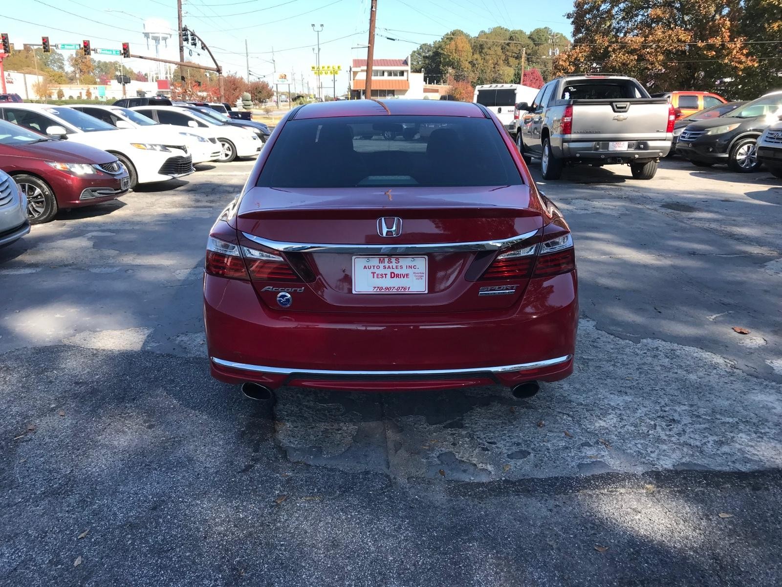 Honda Accord Sedan Vehicle Full-screen Gallery Image 5