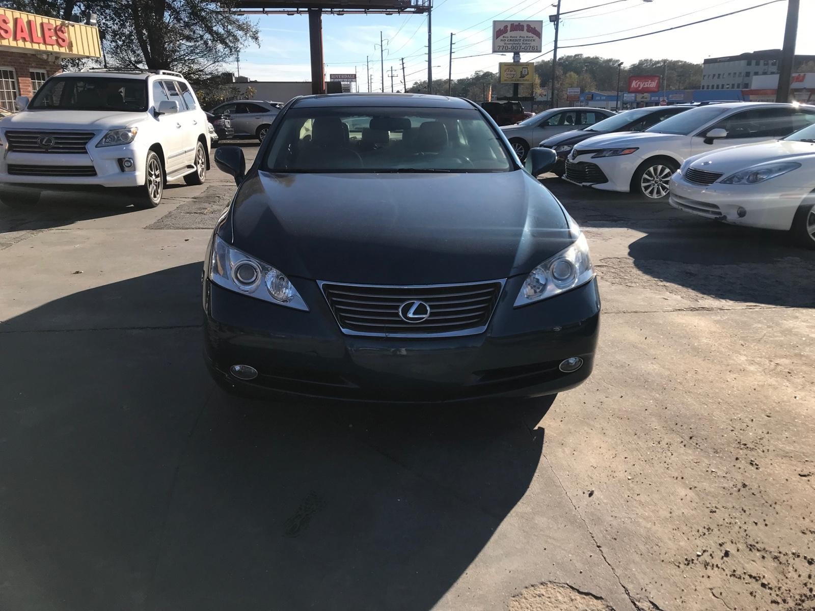 Lexus ES 350 Vehicle Full-screen Gallery Image 2