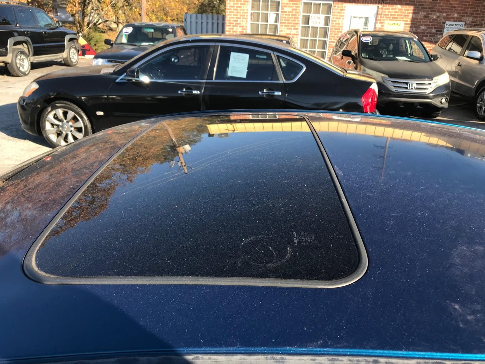 Lexus ES 350 Vehicle Full-screen Gallery Image 7