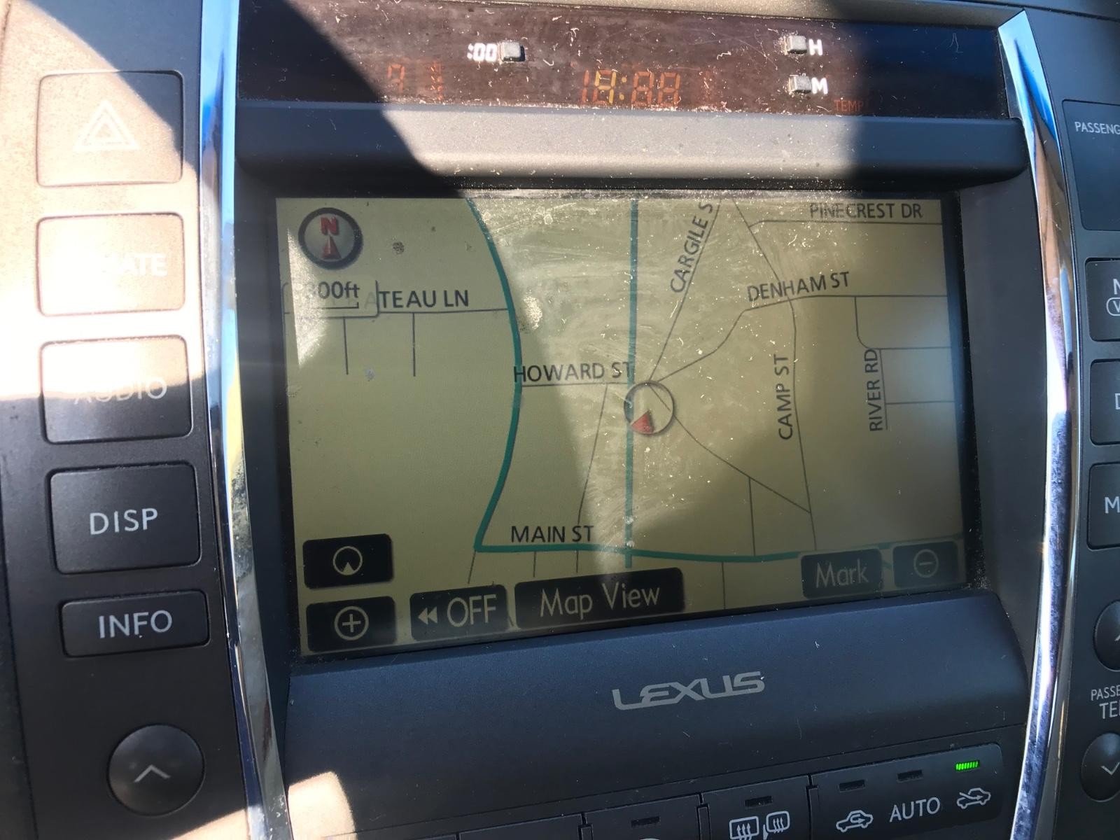 Lexus ES 350 Vehicle Full-screen Gallery Image 12