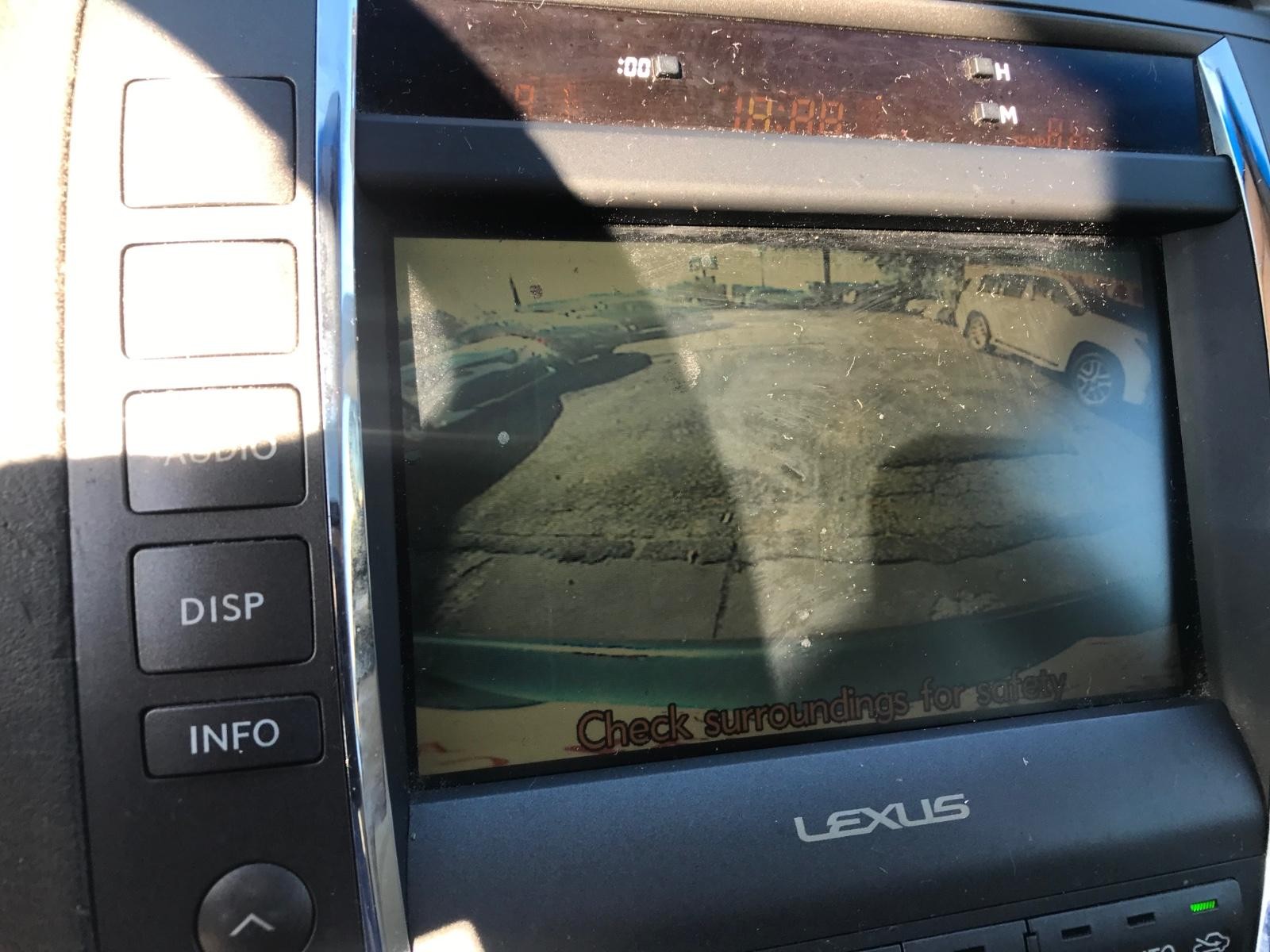 Lexus ES 350 Vehicle Full-screen Gallery Image 13