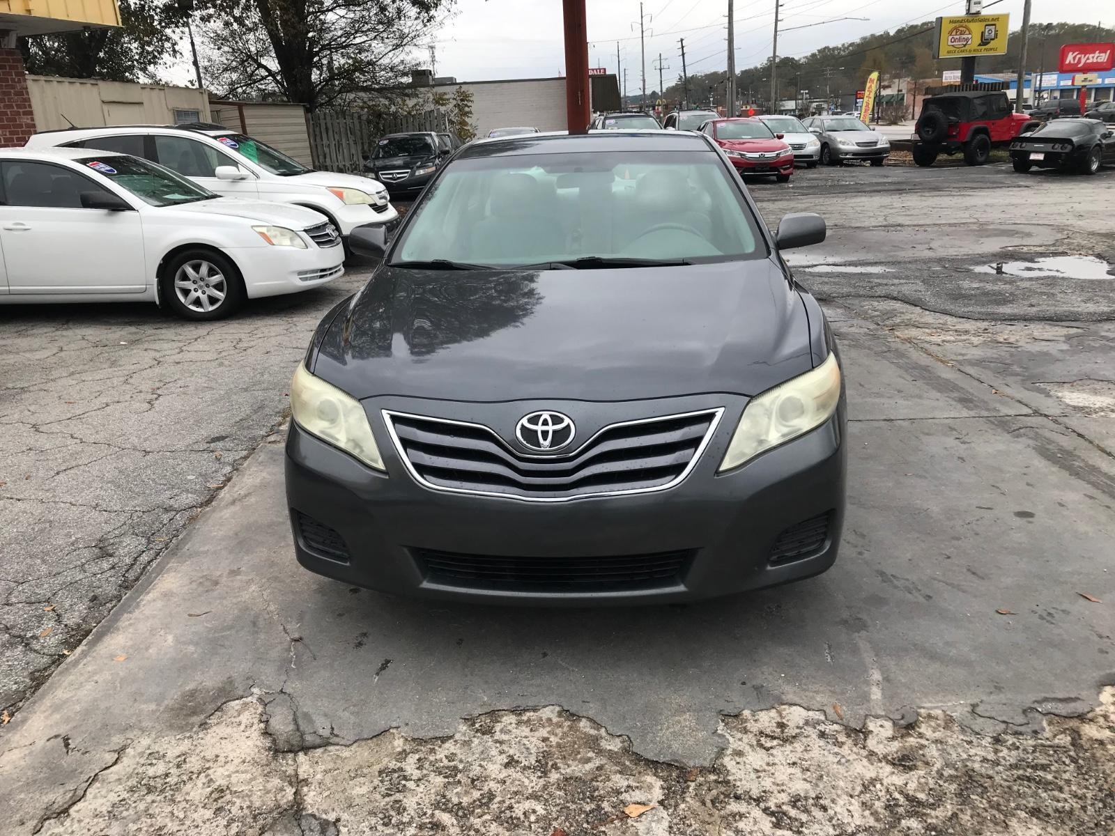 2010 Toyota Camry LE photo 2