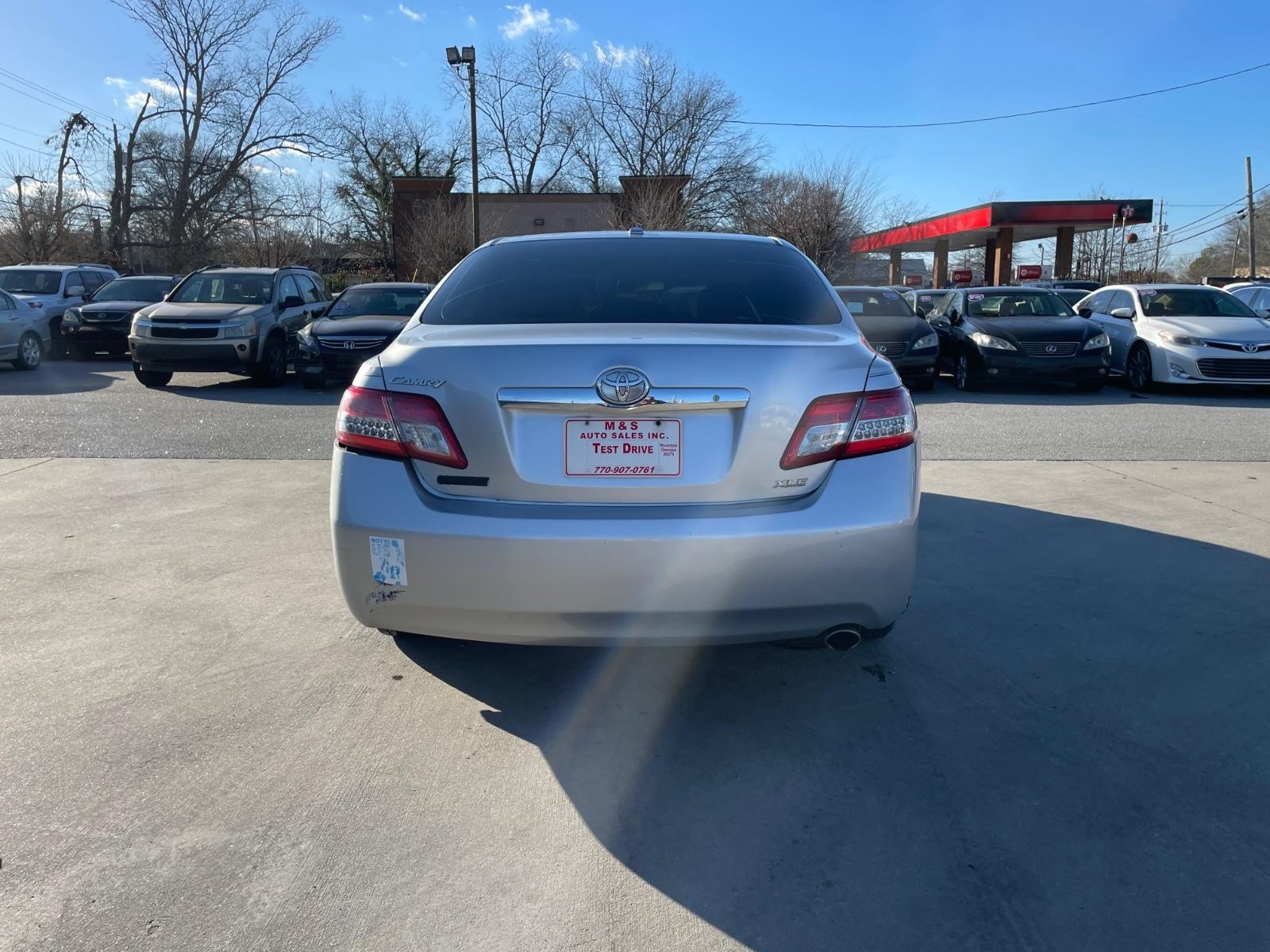 2010 Toyota Camry XLE photo 4