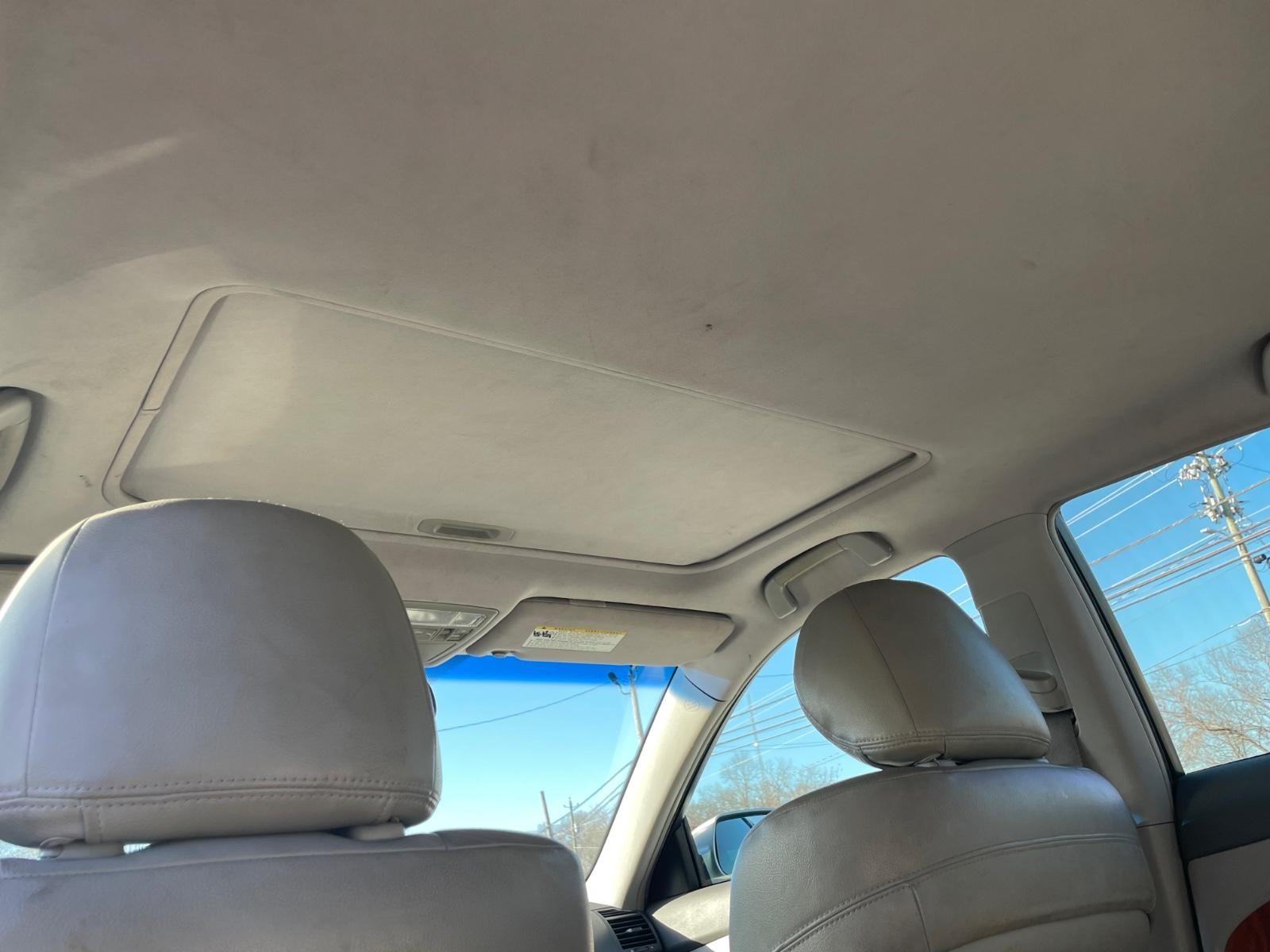 2010 Toyota Camry XLE photo 15