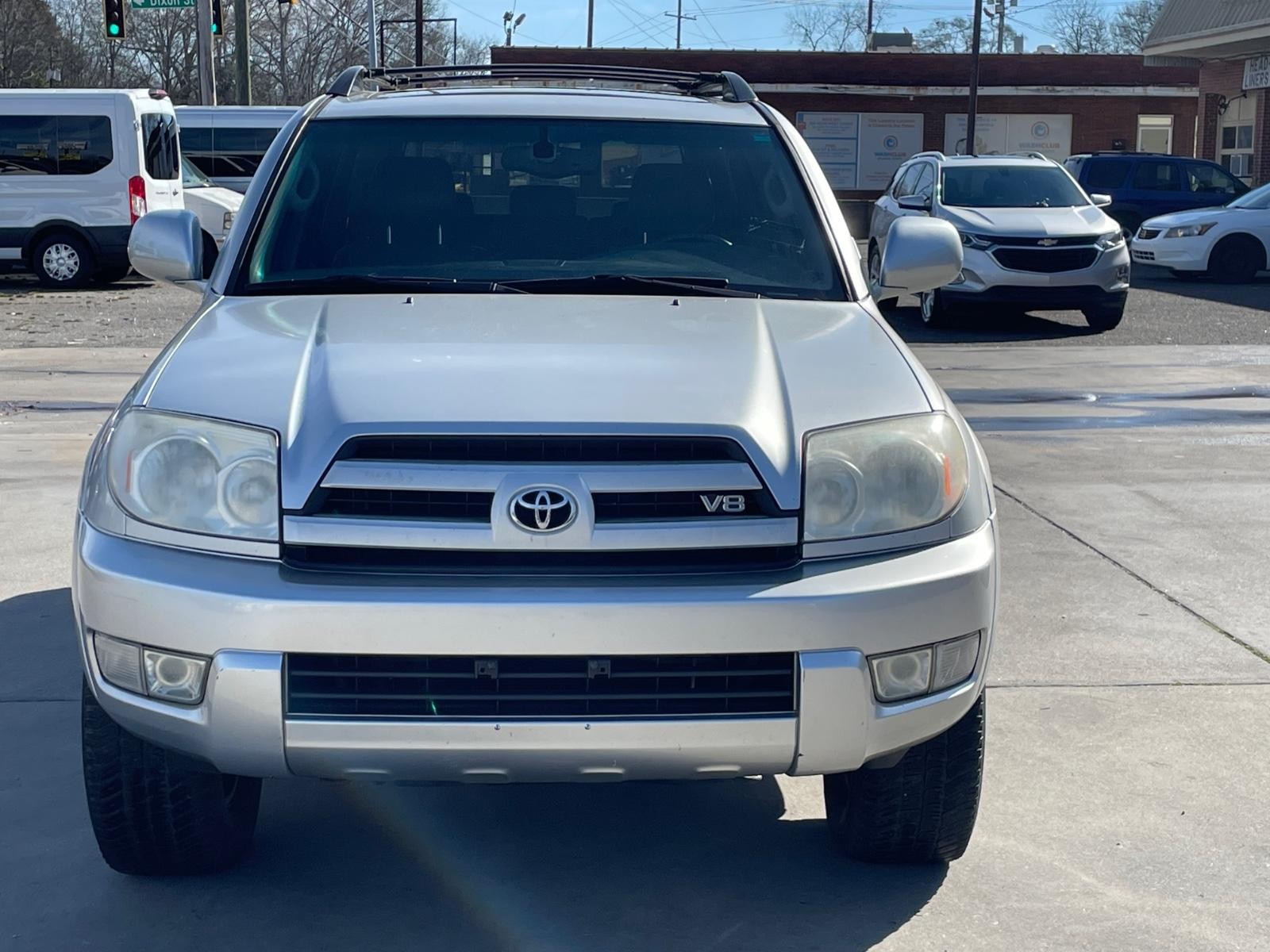 Toyota 4Runner Vehicle Full-screen Gallery Image 2
