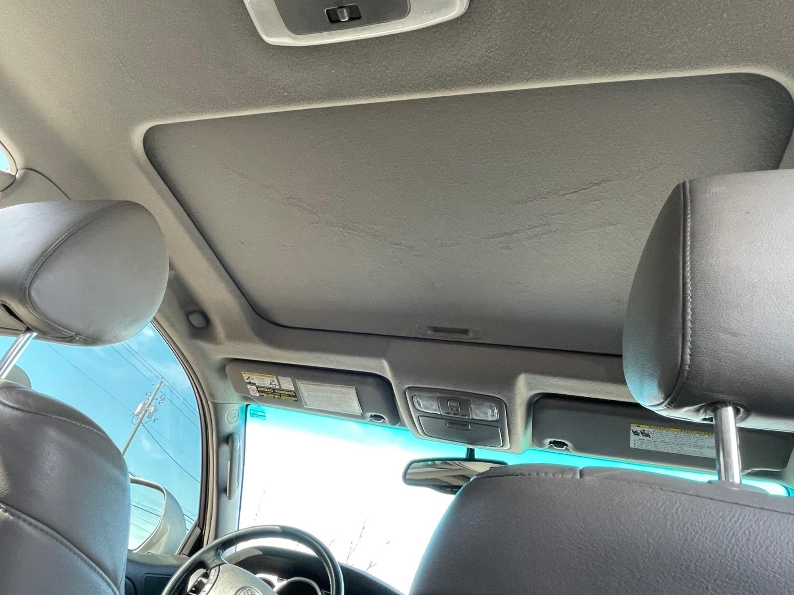 Toyota 4Runner Vehicle Full-screen Gallery Image 20