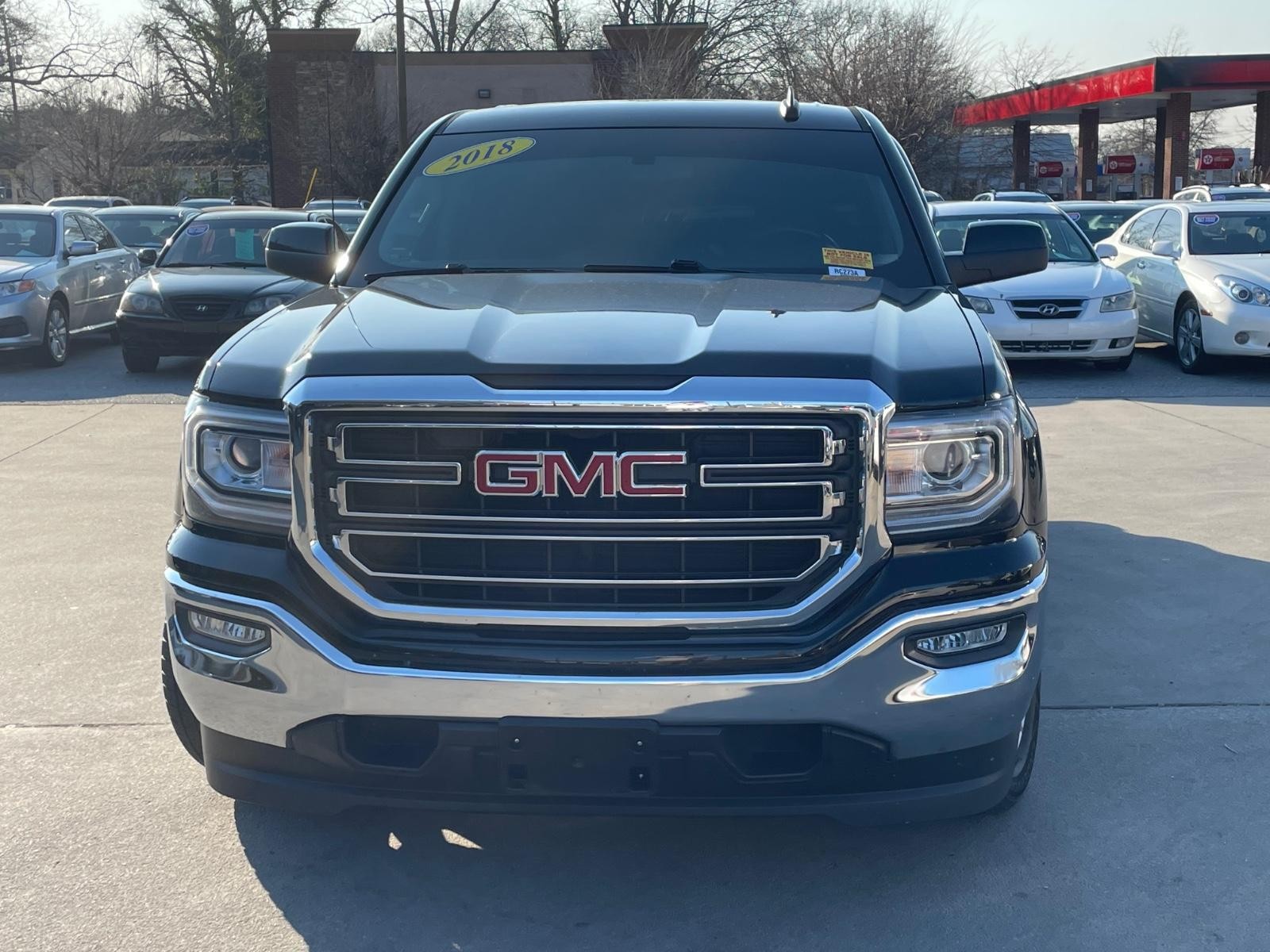 GMC Sierra 1500 Vehicle Full-screen Gallery Image 2