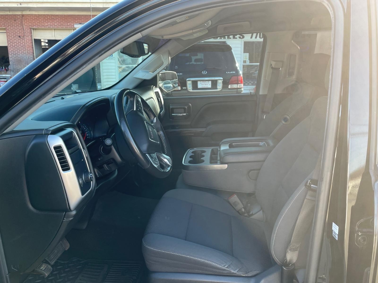 GMC Sierra 1500 Vehicle Full-screen Gallery Image 7