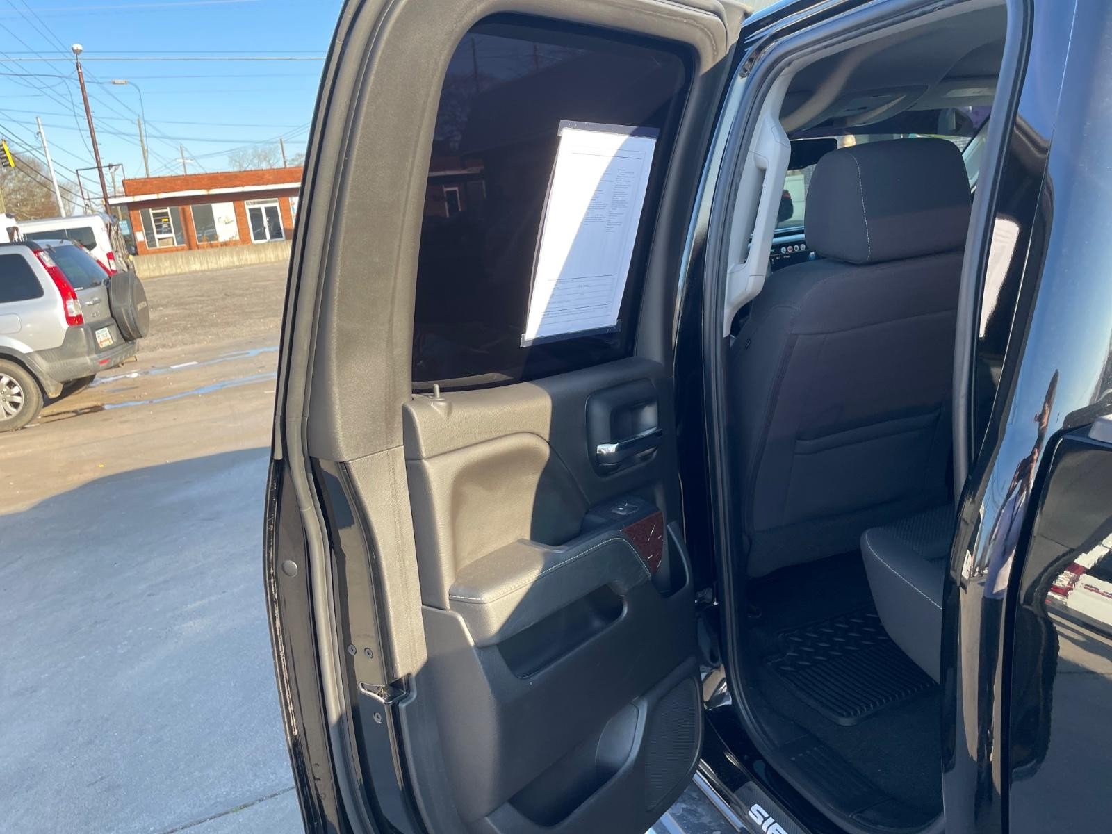 GMC Sierra 1500 Vehicle Full-screen Gallery Image 9