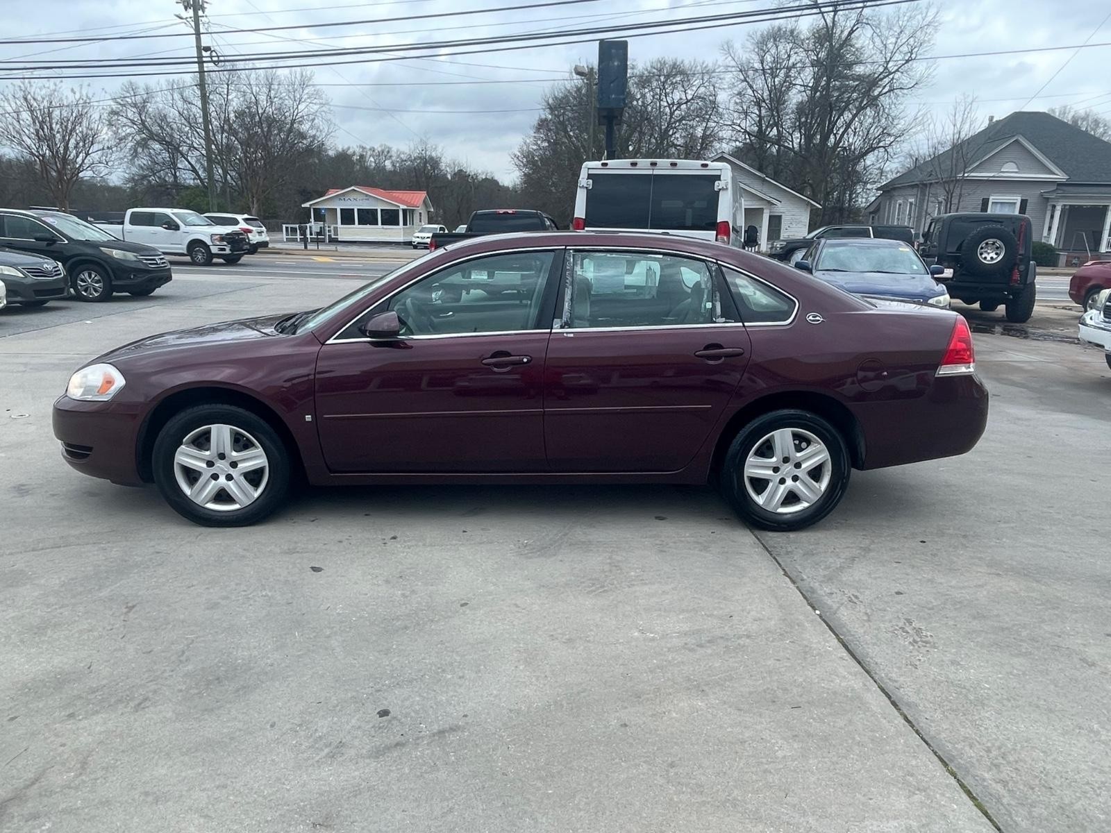 Chevrolet Impala Vehicle Full-screen Gallery Image 3