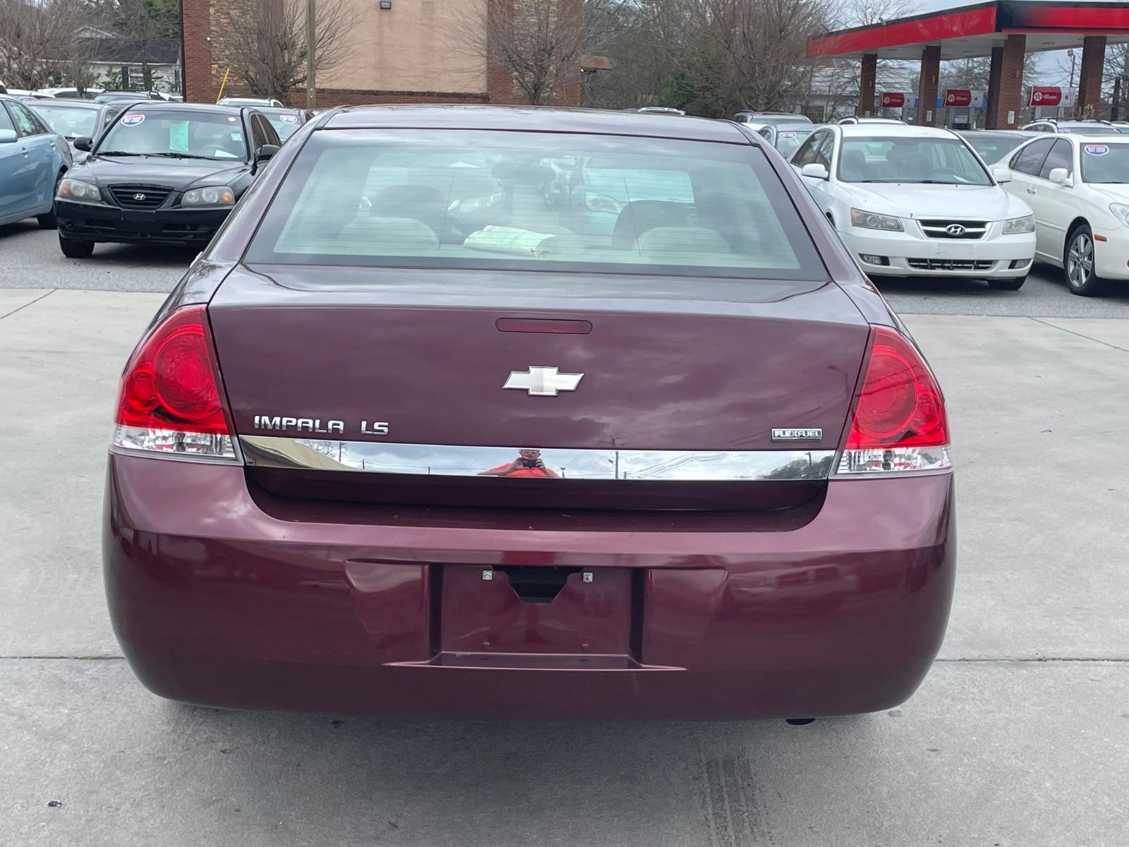 Chevrolet Impala Vehicle Full-screen Gallery Image 4