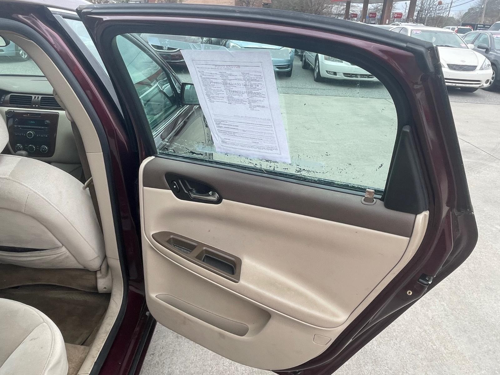 Chevrolet Impala Vehicle Full-screen Gallery Image 8