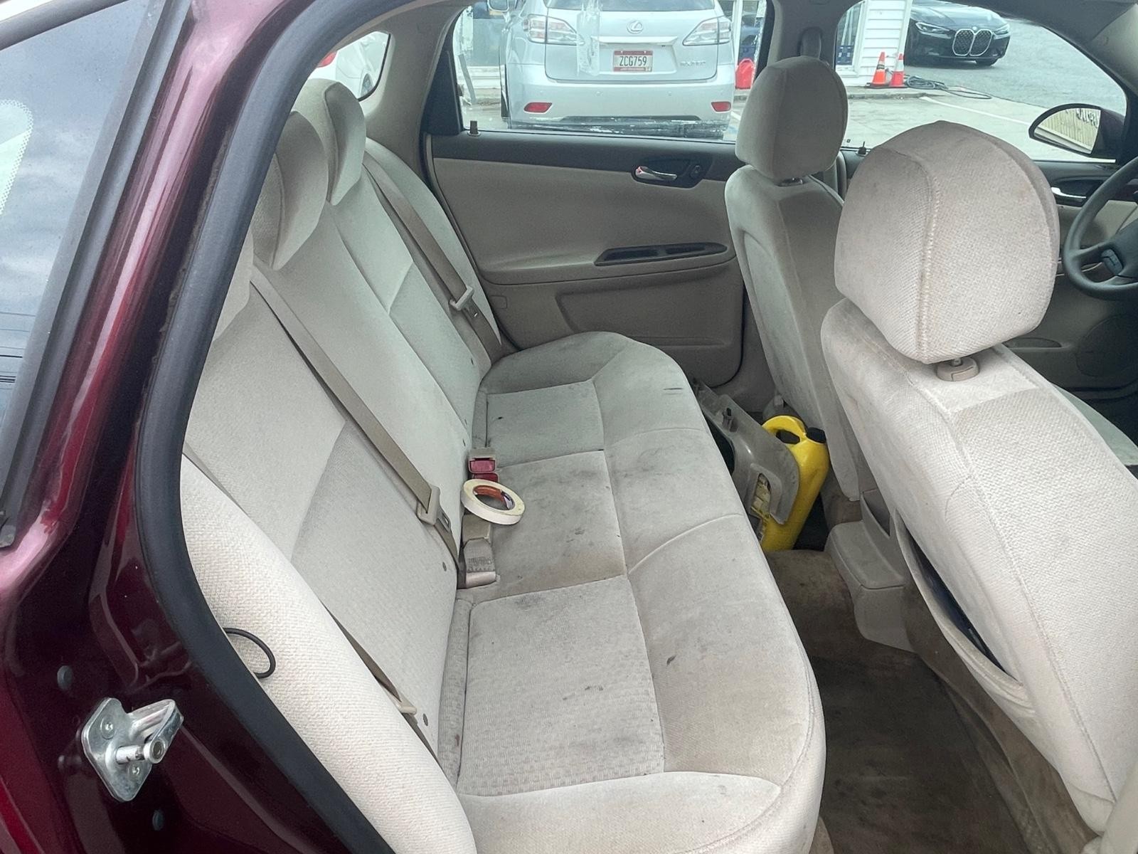 Chevrolet Impala Vehicle Full-screen Gallery Image 9