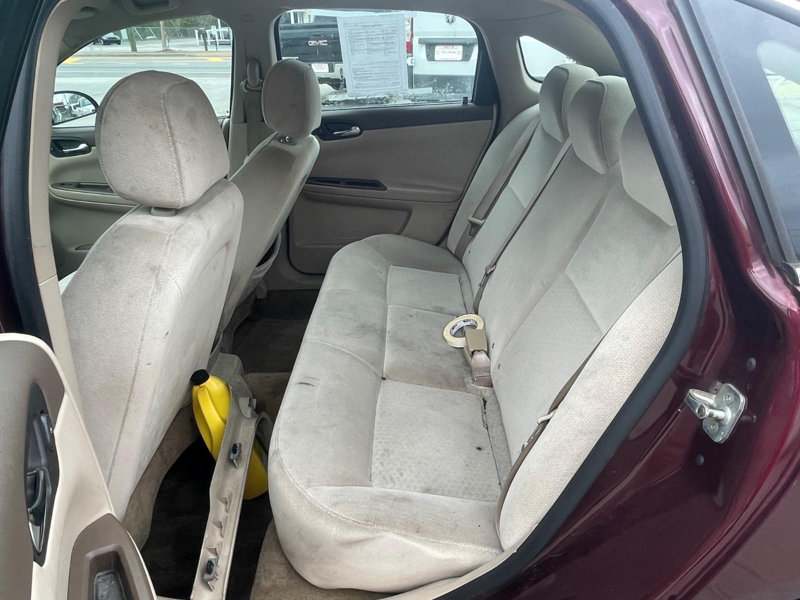 Chevrolet Impala Vehicle Full-screen Gallery Image 12